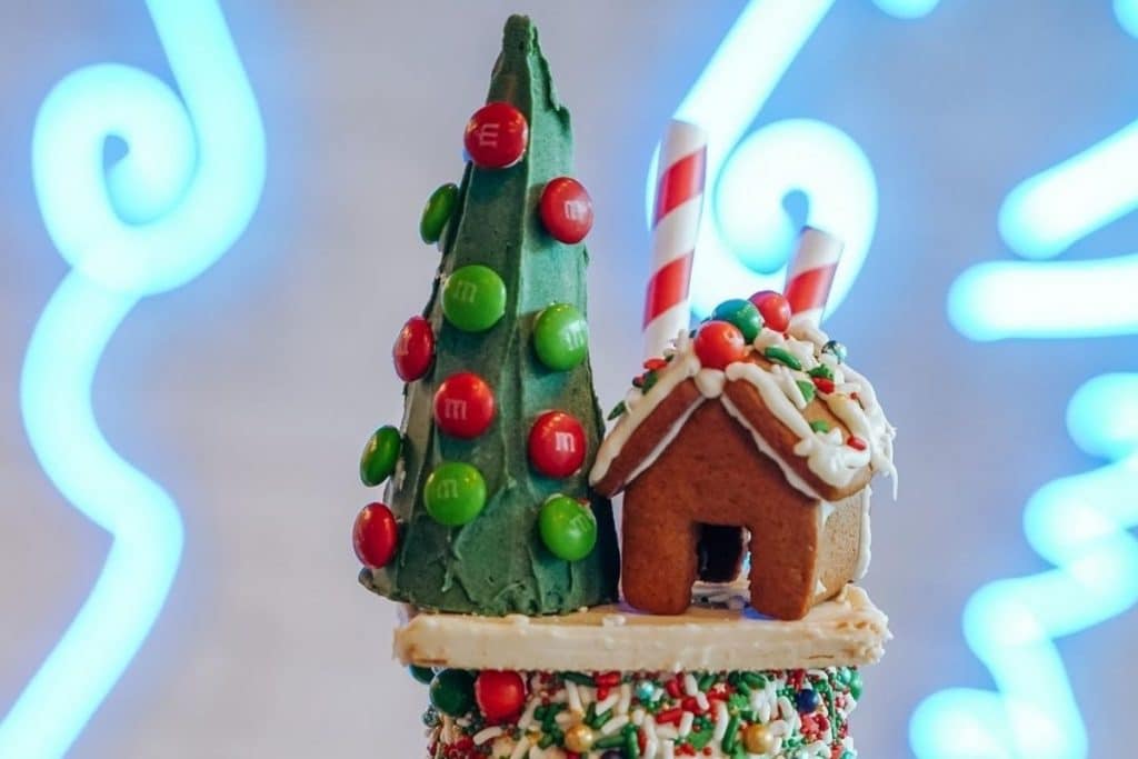 This Doral Bar Lets You Build Your Own Gingerbread-House Shake!