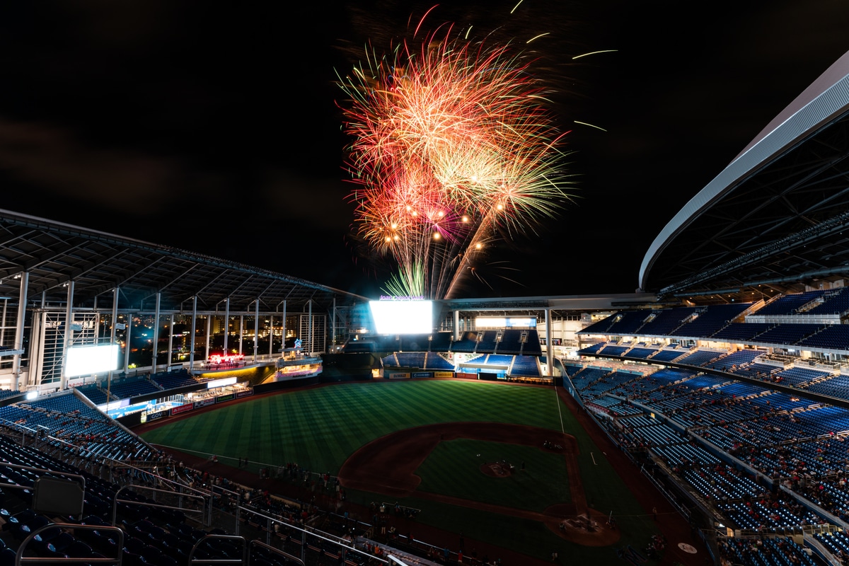 Florida Marlins CITY-SKYLINE FIREWORKS Black Fitted Hat