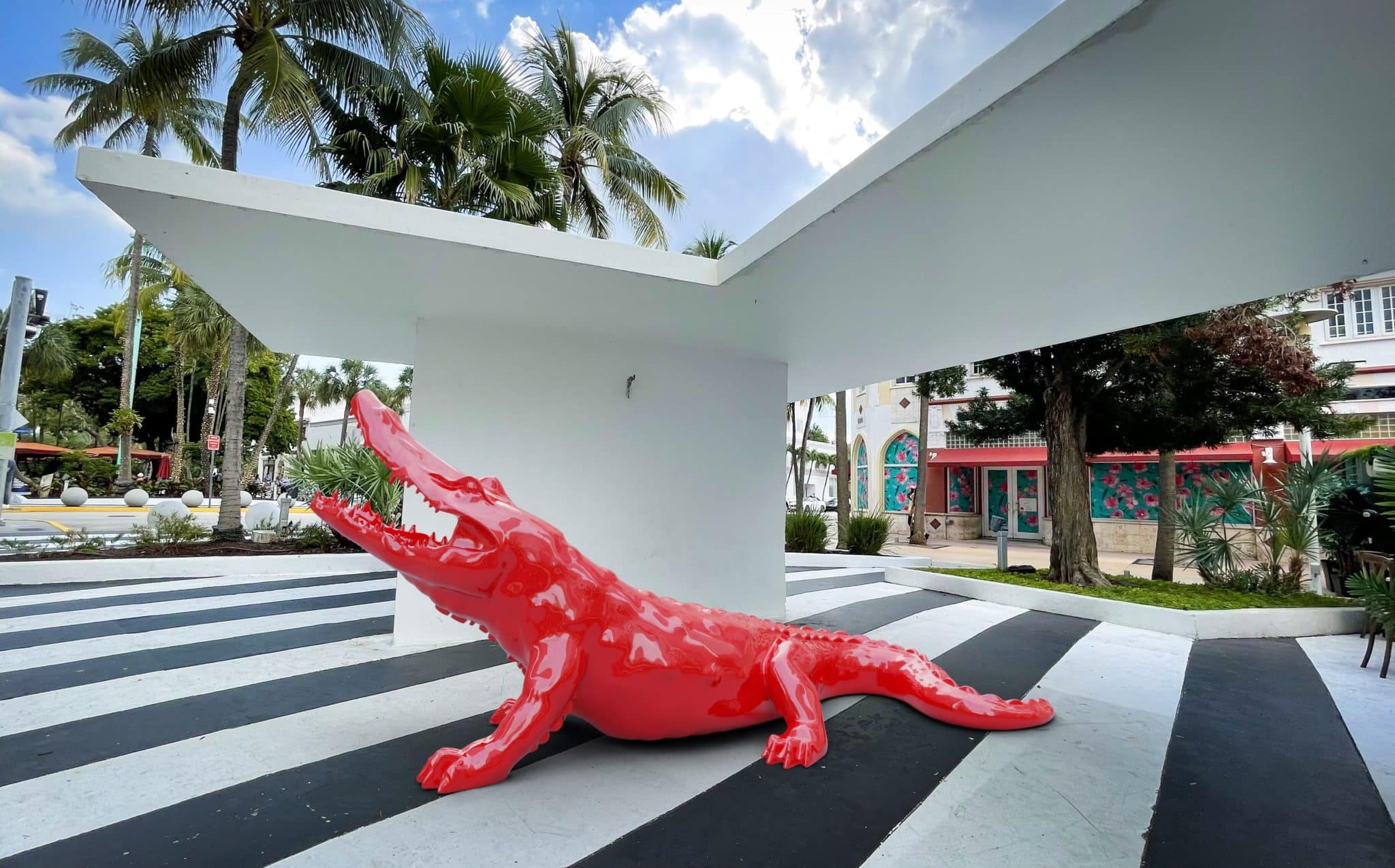 Red Crocodile sculpture by Richard Orlinski placed on Lincoln Road