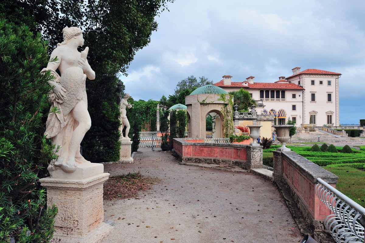 Miami Vizcaya museum garden with statue